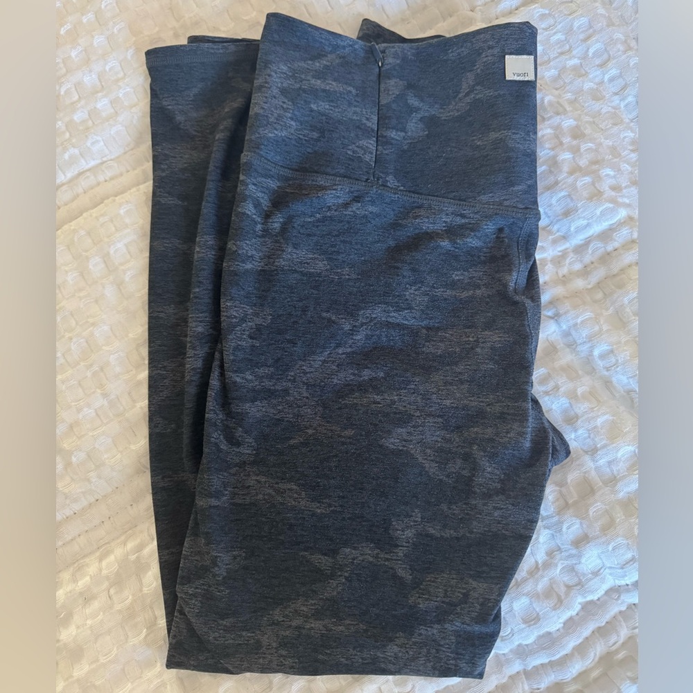 Excellent! Vuori Clean Elevation Leggings